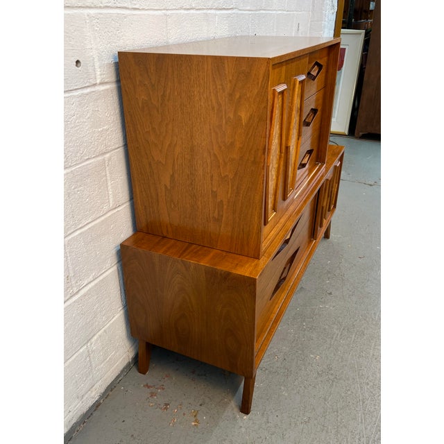 Mid-Century Two Piece Walnut and Burl Diamond Front High-Boy Dresser For Sale In New York - Image 6 of 18
