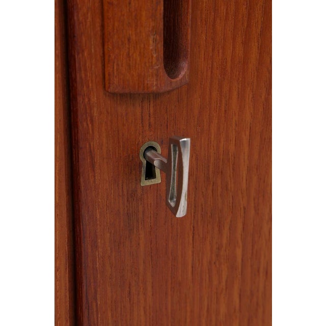 Vintage Danish Teak Linen Cabinet by Børge Mogensen, 1960s For Sale - Image 10 of 14