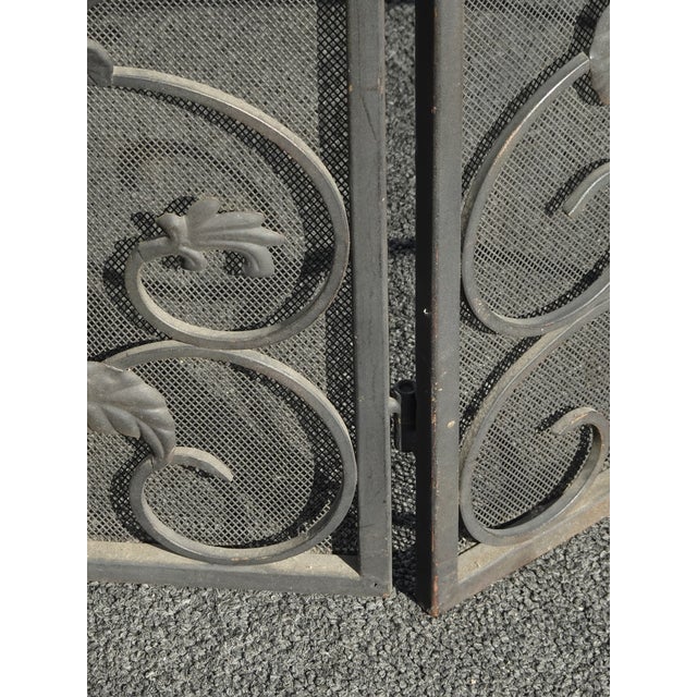 Vintage Black Fireplace Screen W Mesh Backing & Leaf Decor - French Country For Sale - Image 16 of 17