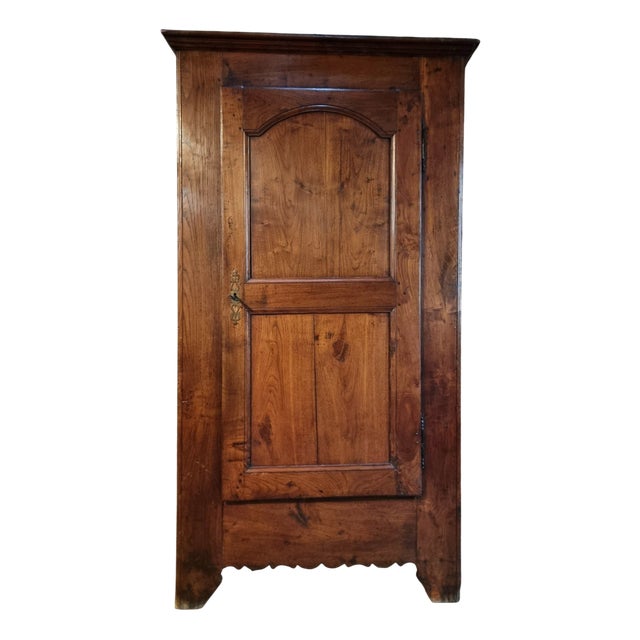 18th Century French Bonnetière in Chestnut For Sale