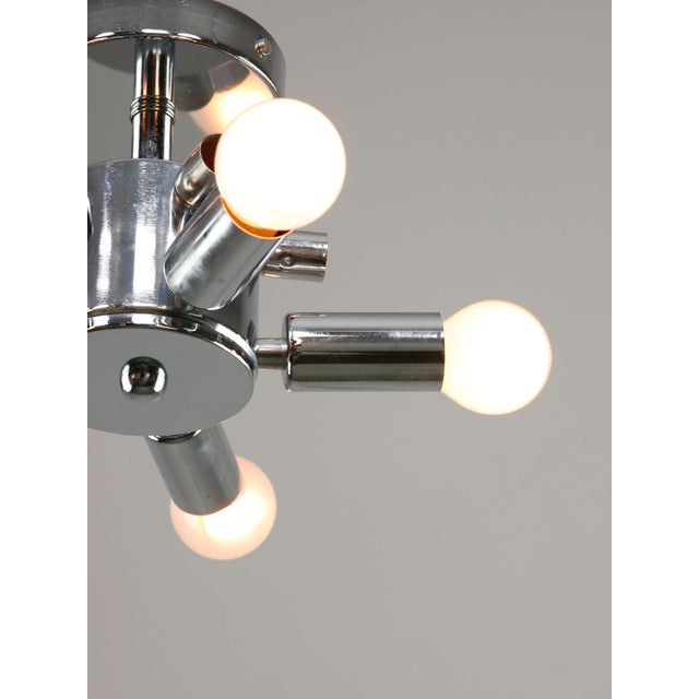 Takes 5x regular size e14 light bulb (not included). for us/canadian customers, an adapter for the lightbulb (e14 to e12)...