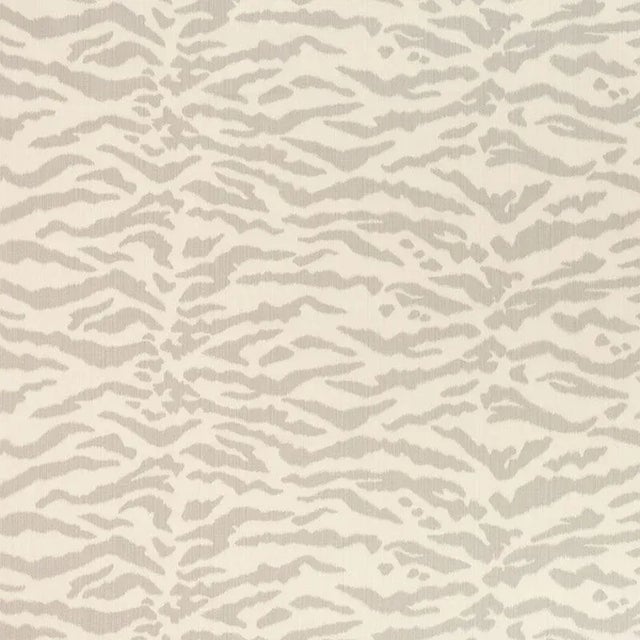 Sample - Schumacher Tigris Fabric in Pewter For Sale