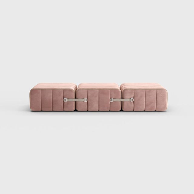 All the best! Just three Curt modules are enough for a variety of creative arrangements. A small asymmetrical armchair, a...