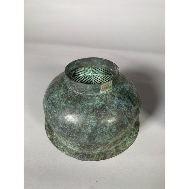 Large Bronze Offering Steamer, Han Dynasty, 206 BC–220 AD, Archaeology, China For Sale - Image 6 of 10