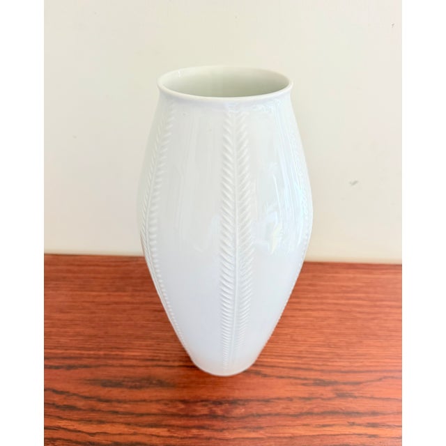 Vintage German Vase in Porcelain, 1970s For Sale - Image 4 of 8