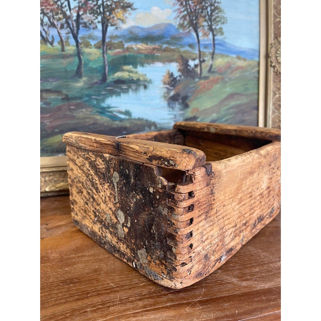 Wood Early 20th Century Handcrafted Primitive Dovetail Wooden Storage Box For Sale - Image 7 of 11