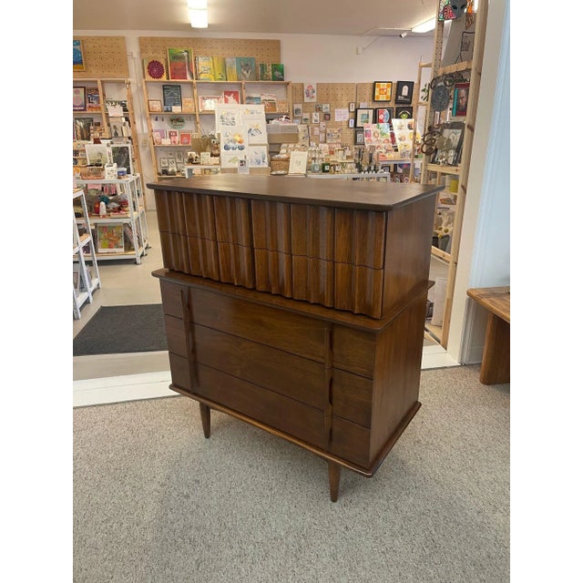 1970s Vintage Mid Century Modern Highboy Dresser by United With Sculpted Wood Front For Sale - Image 4 of 9