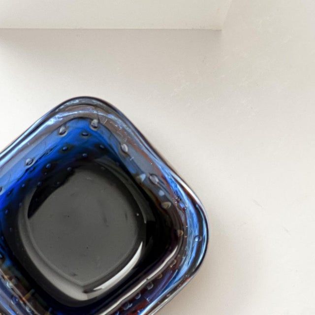 Vintage Murano Glass Bowl in Blue Amber from Fratelli Toso, Italy, 1960s For Sale - Image 6 of 10