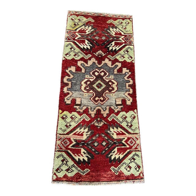 Turkish Yastik Rug 1'5" x 3'3" For Sale