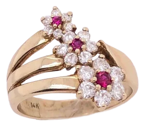 14 Karat Yellow Gold Fashion Three Flower Ring With Semi Precious Stones