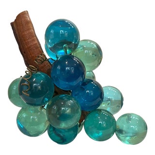 1960s Mid-Century Modern Granoby Bunch of Blue Lucite Grapes on Driftwood Vine For Sale