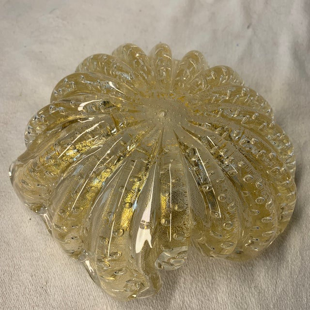 1950s Midcentury Italian Murano Champagne Art Glass Clamshell Dish With Gold Flecks For Sale - Image 5 of 5