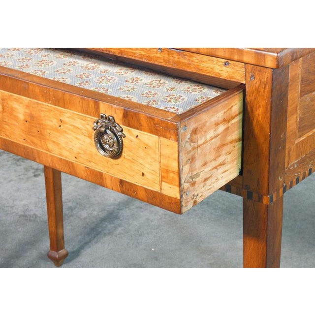 Louis XV Desk in Inlaid Walnut. 1700 For Sale - Image 11 of 18