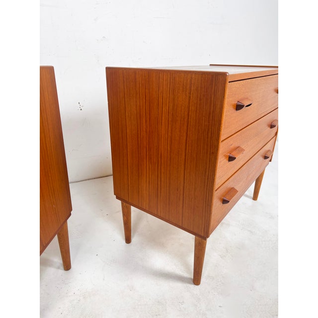 C. 1960s Carl Aage Skov for Munch Mobelfabrik Teak Three Drawer Chests - A Pair For Sale - Image 14 of 15