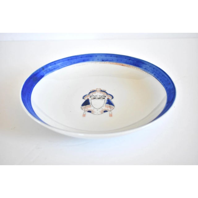 Armorial Porcelain Dish With Heraldic Crest For Sale - Image 4 of 8