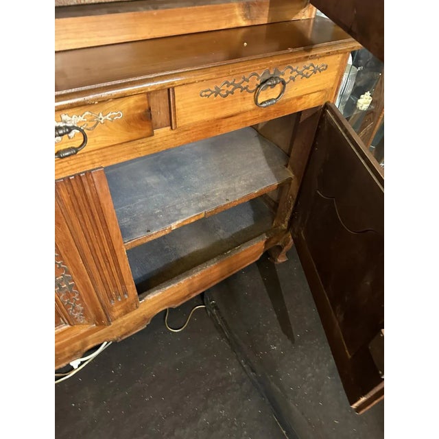 Louis XV Buffet in Walnut, in Flawless conditions. Designed before 1890