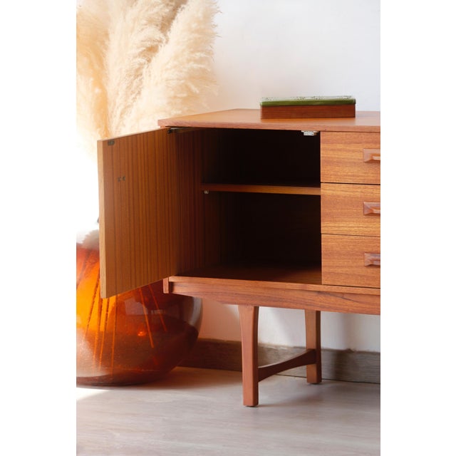 Mid-Century Modern Scandinavian Style Teak Stonehill Sideboard from Austinsuite, 1960s For Sale - Image 3 of 18