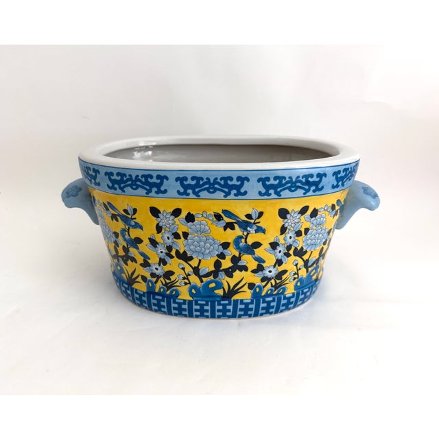 Vibrant vintage Chinese Chinoiserie porcelain footbath planter with hand-decorated exceptional detail. This heavy ceramic...