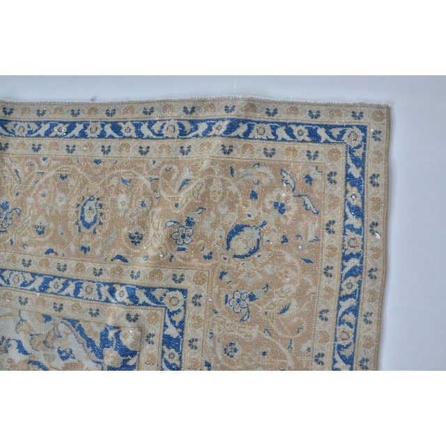 Textile Mid 20th Century Beige Oversize Oushak Anatolian Carpet For Sale - Image 7 of 10