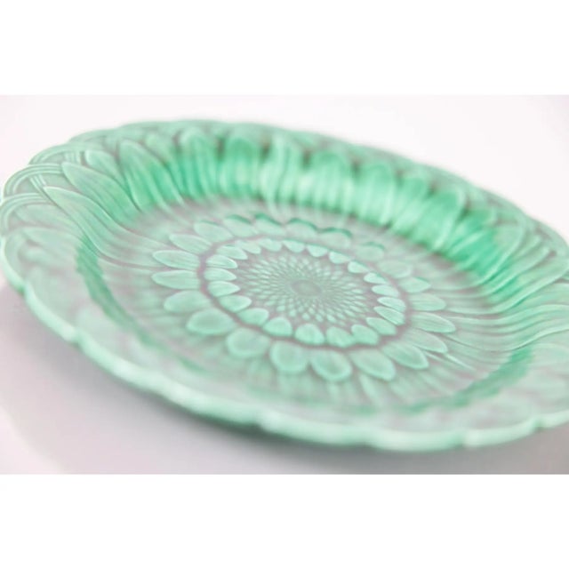 Farmhouse 19th Century English Wedgwood Majolica Green Sunflower Plate For Sale - Image 3 of 8