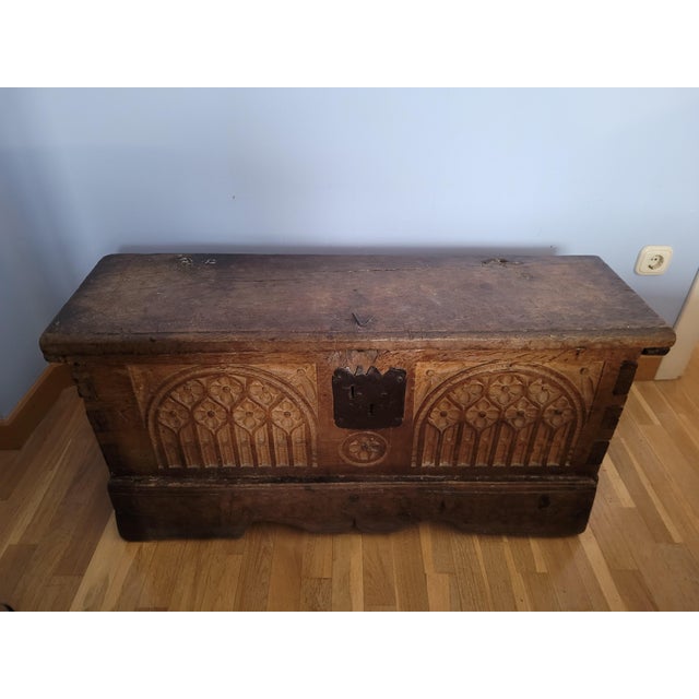 19th Century Gothic Chest in Oak Wood, North of Castile For Sale - Image 5 of 15