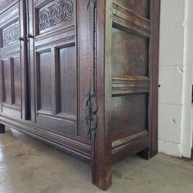 English 17th-Century Carved Oak Court Cupboard For Sale In Atlanta - Image 6 of 18