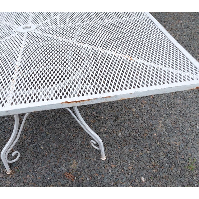 Vintage Patio Set Attributed to Salterini, 5 Pieces For Sale In New York - Image 6 of 13