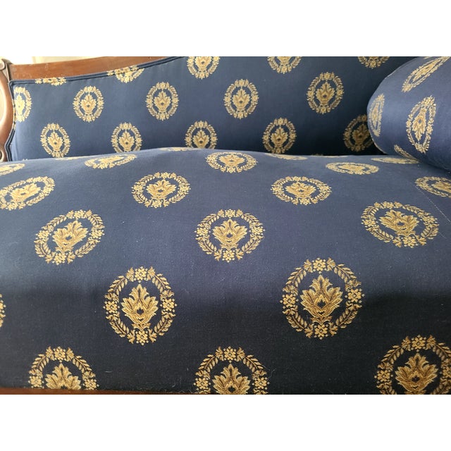 Early 19th Century English Regency "Méridienne" Polished Mahogany Reupholstered in Blue & Gold Damask For Sale - Image 11 of 11