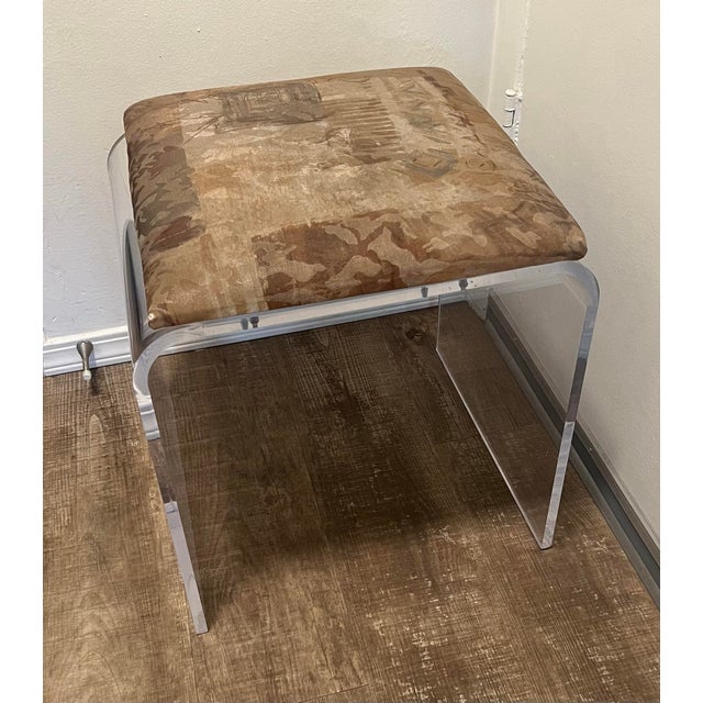 Vintage Mid Century Modern Lucite Vanity Stool For Sale In Los Angeles - Image 6 of 7