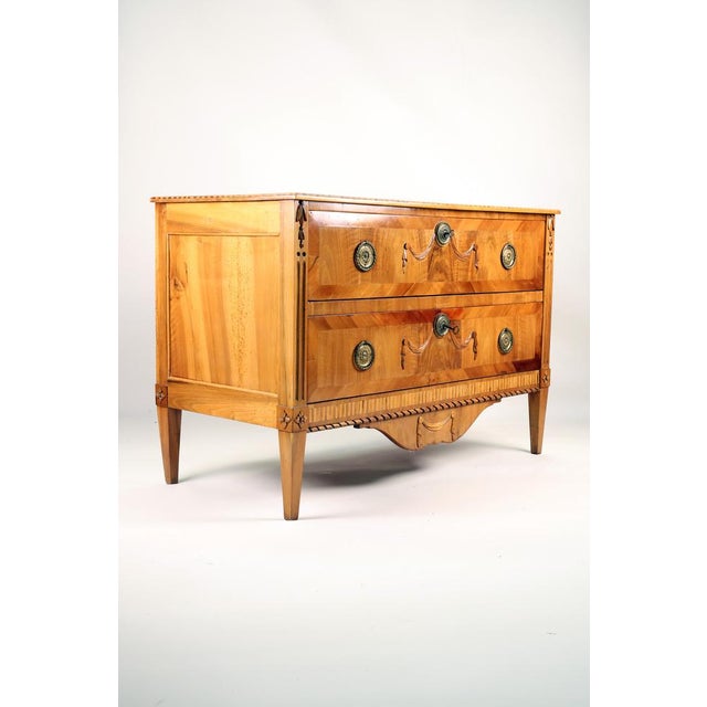 Impressive chest of drawers with 2 large drawers, very beautiful diamond patterns and decorations, meander hinges, box...