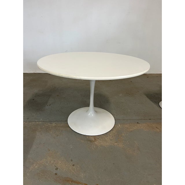Mid-Century Modern Eero Saarinen Style Tulip Round Dining Table and Chairs For Sale - Image 9 of 12