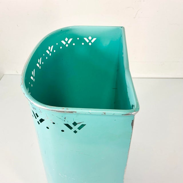1950s Vintage Hollywood Regency Boho Chic Turquoise Handpainted Flora Metal Wastebasket For Sale - Image 9 of 18