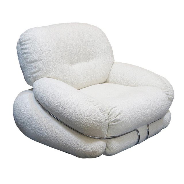 1970s Pair of Italian Mid-Century Lounge Chairs Attributed to Adriano Piazzesi With Bouclé Upholstery For Sale - Image 4 of 4