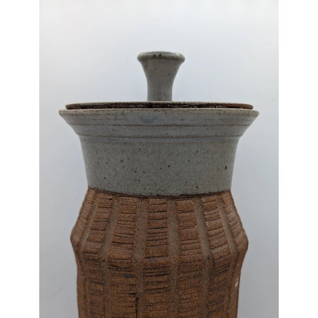 Ceramic Vintage Mid Century Moderns Ribbed Ceramic Two Tone Vase With Lid, Signed For Sale - Image 7 of 13