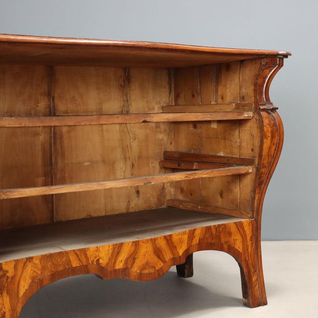 Antique Wanut Burl Veneer Chests of Drawers Italy, 18th Century, Set of 2 For Sale - Image 12 of 14