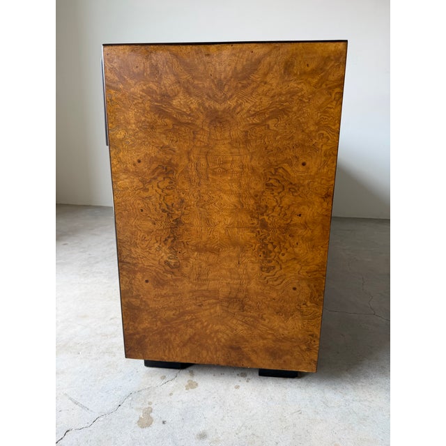 1970’s John Widdicomb Campaign Mid-Century Burlwood & Brass 9-Drawer Lowboy Dresser For Sale - Image 12 of 13