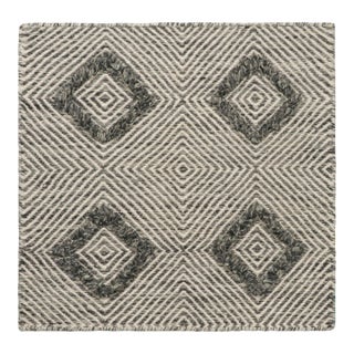 Rug & Kilim’s Contemporary Scatter Rug With White and Gray Geometric Patterns For Sale