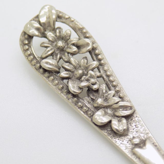 1980s Vintage Italian Handmade Silver Mini Olive Ladle with Flower Handling, 1980s For Sale - Image 5 of 11