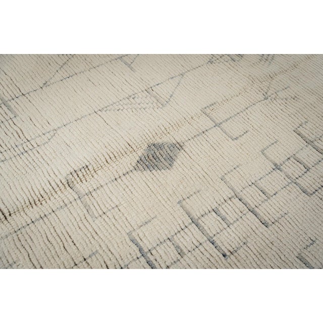 Ivory Marrakech Beige Solace Hand-Knotted Wool Rug Carpet, Minimalist Design For Sale - Image 8 of 8