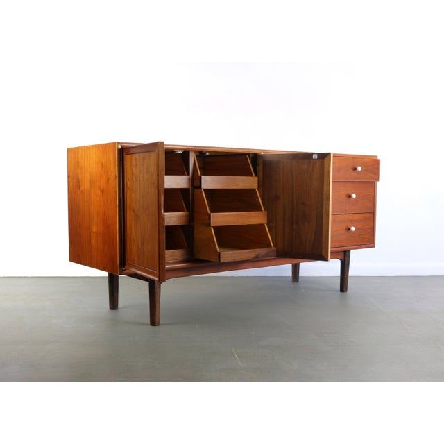 1960s Mid Century Modern Drexel Declaration Credenza Dresser By Kipp Stewart in Walnut For Sale - Image 5 of 8