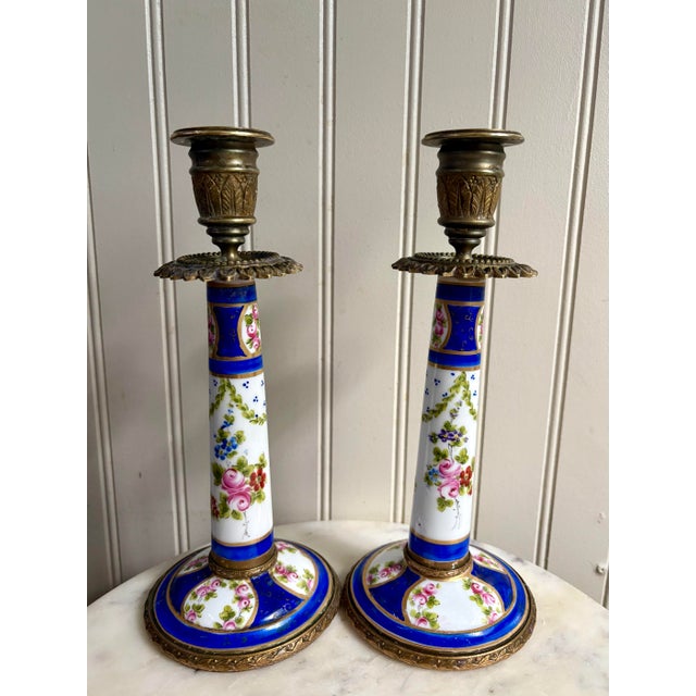 White Antique Sèvres-Style Porcelain & Bronze Hand-Painted Candlesticks Pair Lp Paris For Sale - Image 8 of 12