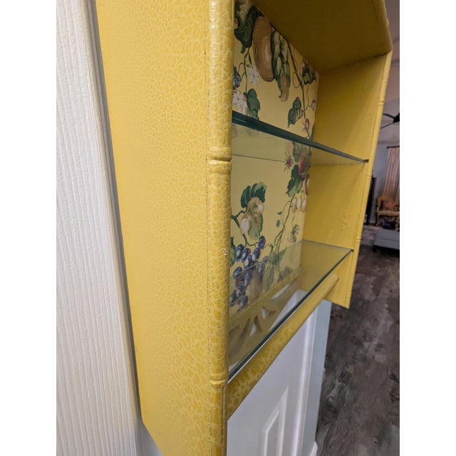 American Wall Display Vintage 1950's Yellow Floral Bathroom Kitchen Towel Holder For Sale - Image 3 of 9