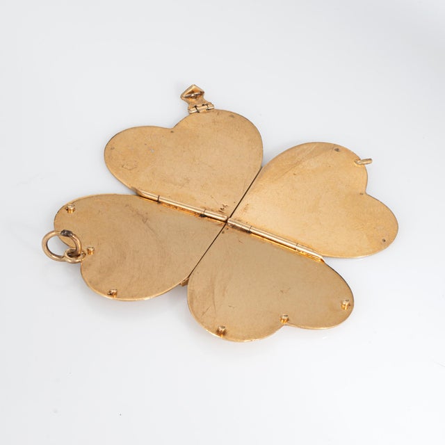 1950s Vintage Heart Pendant Opens 14k Gold Engine Turned Mid Century Book Locket For Sale - Image 5 of 8