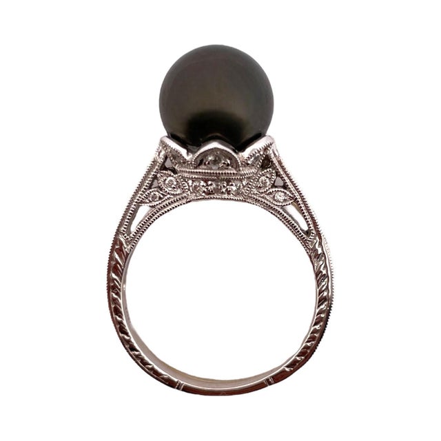 Early 21st Century 14k White Gold Grey Pearl and Diamond Ring, Size 7.5 For Sale - Image 5 of 5
