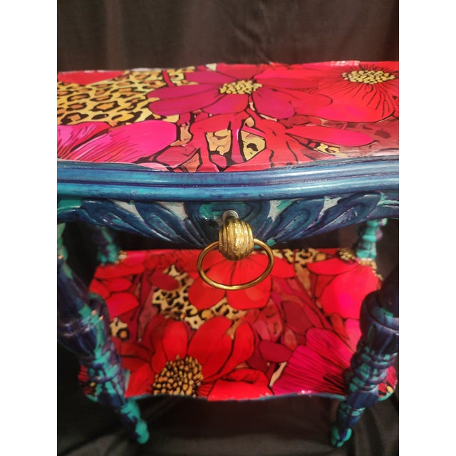 1950s Mid-Century Modern Upcycled Teal & Red Accent Table With Boho Floral & Cheetah Accents For Sale - Image 5 of 5