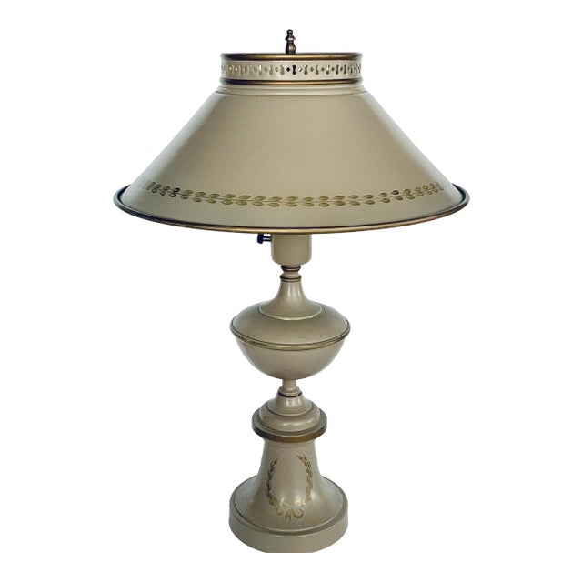 Vintage Early 20th Century Tan and Gold Metal Tole Table Lamp With Matching Shade For Sale
