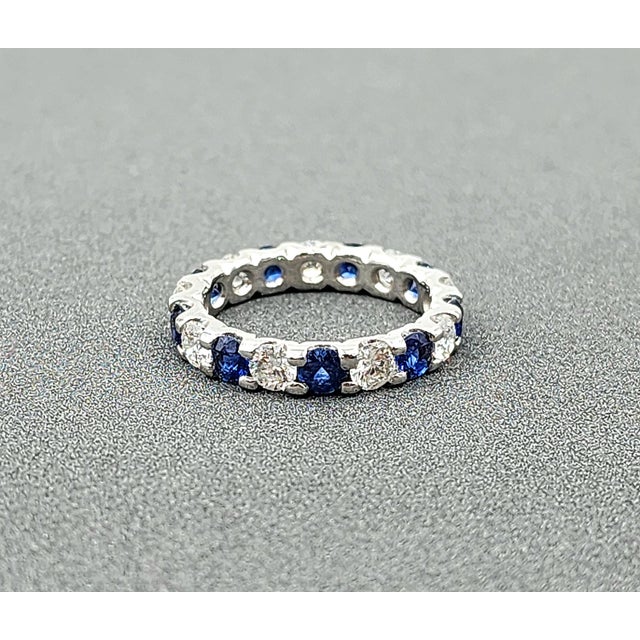 White 2.60 Ct Natural Sapphire & Diamond Eternity Ring Size 5.75 For Sale - Image 8 of 9
