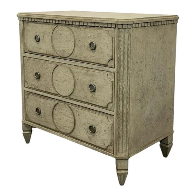 Gustavian-Style Chest of Drawers in Pine For Sale - Image 5 of 8