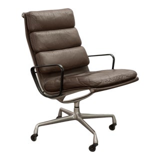Eames Soft Pad Executive Leather Office Chair For Sale