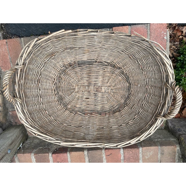 Antique French Wicker Laundry Basket For Sale In Philadelphia - Image 6 of 9